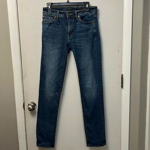 American eagle dark wash jeans. Size 30/34
